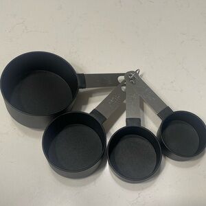 4 piece measuring cup set